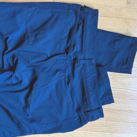 Lululemon ABC pants - Picture 2 of 4